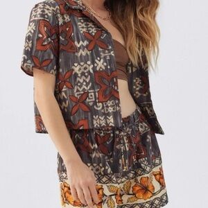 URBAN OUTFITTERS Urban Renewal Remnants Printed Souvenir Shirt Blouse Size Small